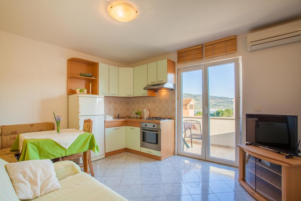 Apartments Tatjana Đảo Đảo Cres Ngoại thất bức ảnh