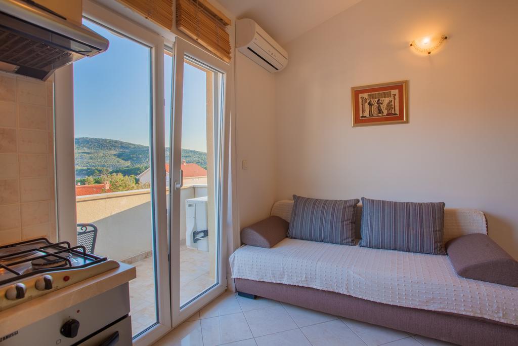 Apartments Tatjana Đảo Đảo Cres Ngoại thất bức ảnh