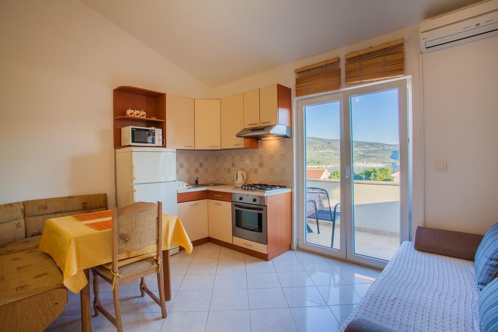 Apartments Tatjana Đảo Đảo Cres Ngoại thất bức ảnh